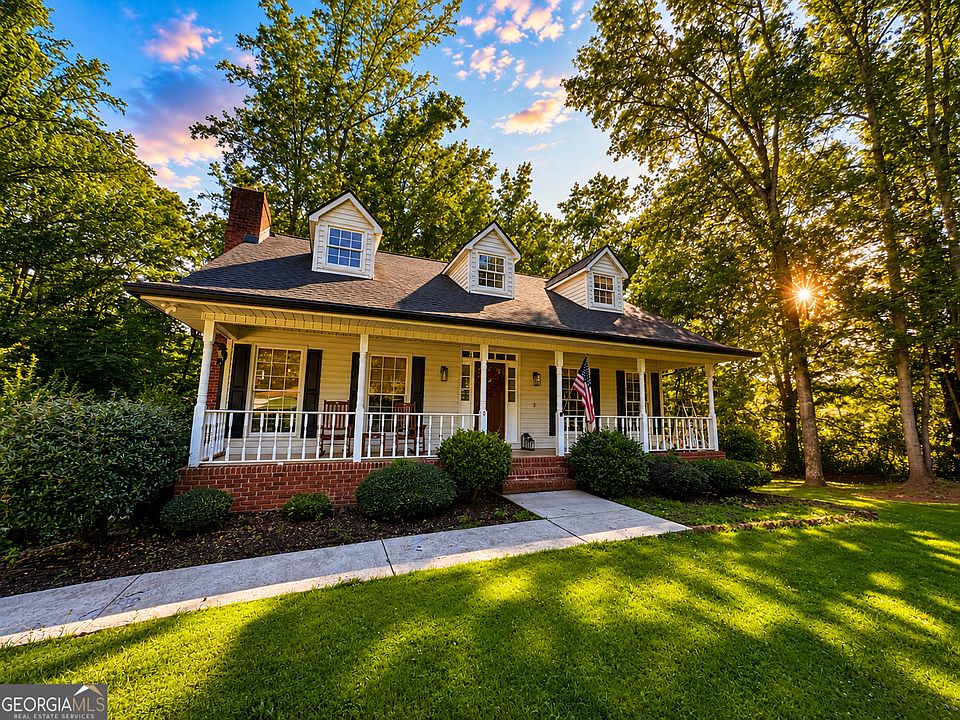 1st image of 579 Wesley Cir