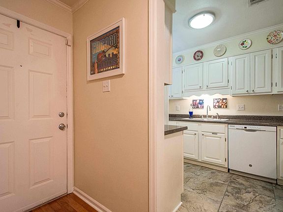 5th image of 504 Green Mountain Dr APT 103
