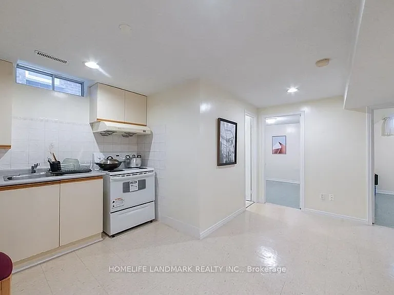 3 Myrna Ln — Photo 3
