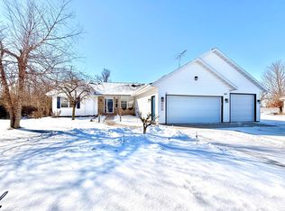 W6178 Westlake Ct, Fond Du Lac, WI 54937