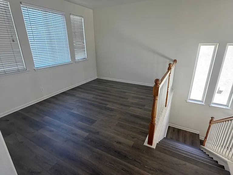 702 Chandon Dr — Photo 14