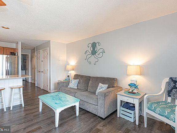 3rd image of 204 33rd St #10101
