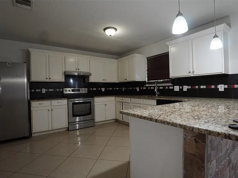 5600 War Admiral Dr — Photo 4