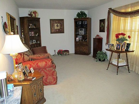 2nd image of 602 E 55th St