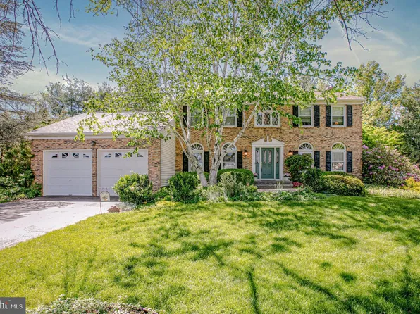 10 Stephanie Ln, Hamilton, NJ 08691