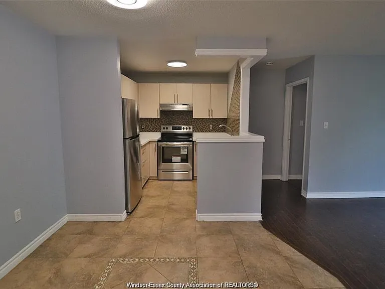 3000 Sandwich St #201 — Photo 7
