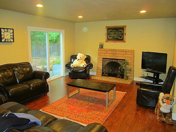 4th image of 7841 Wooddale Way