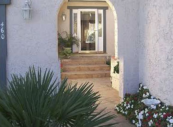 Classic Courtyard