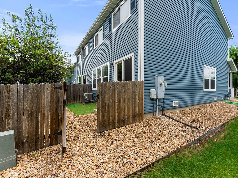 7857 S Kittredge Cir — Photo 28