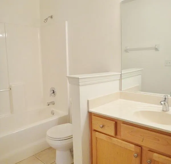 1327 Harbor Park Dr — Photo 1