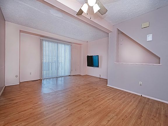 4th image of 1005 Cottonwood Ct