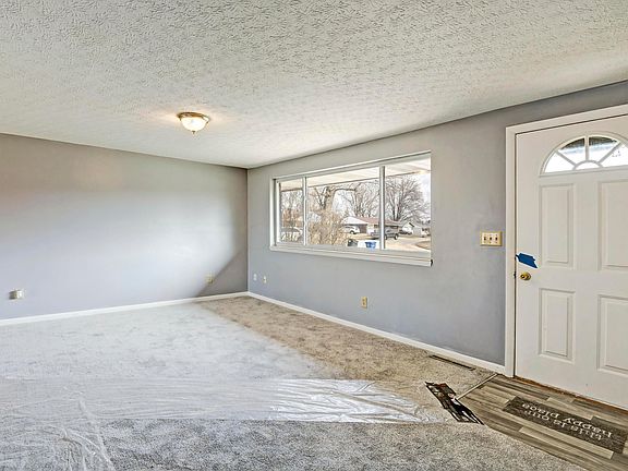 4th image of 6724 Greenbush Dr