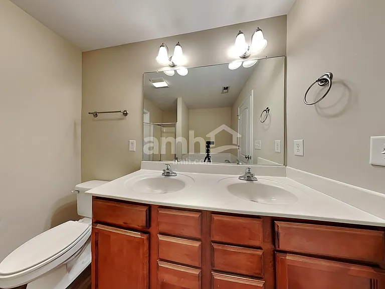 224 Brooks Edge Dr — Photo 9