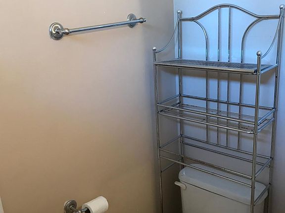 4th image of 1502 N Hollywood Way APT C