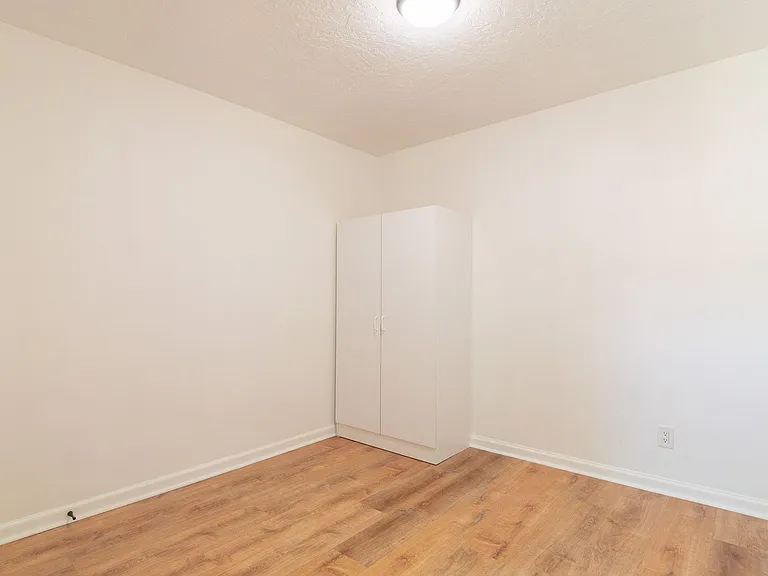 4831-4841 E Burnside St — Photo 23