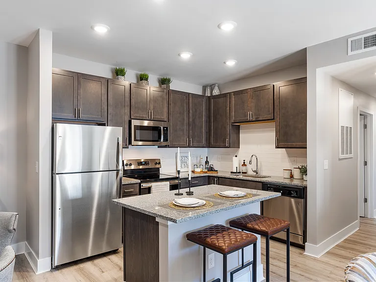 Alexander Pointe Apartments — Photo 11