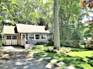 25 Brookhaven Dr, Rocky Point, NY 11778