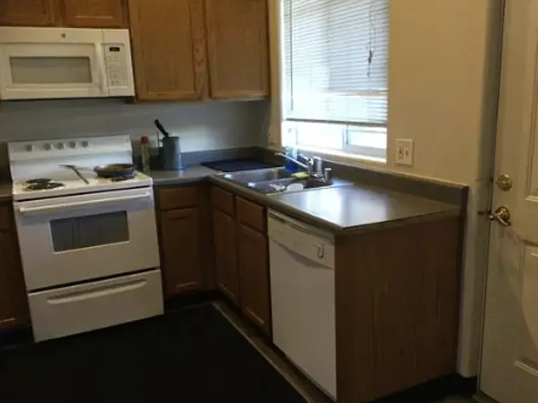 496 Highland Ave #1A — Photo 5
