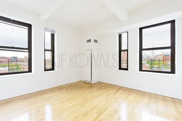 Rented by R New York | media 1