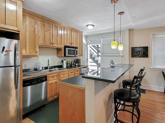 2nd image of 2705 Hanover Ave #U4