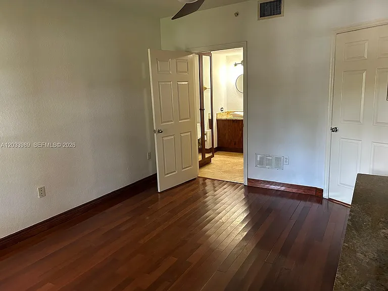 2516 Centergate Dr #102 — Photo 21