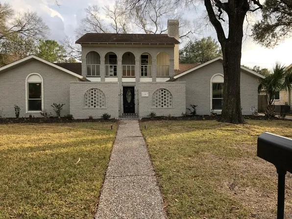 11307 Valley Stream Dr, Houston, TX 77043