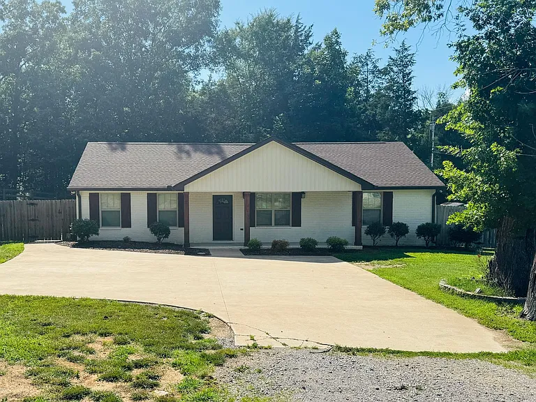 3316 Hunters Point Pike — Photo 1