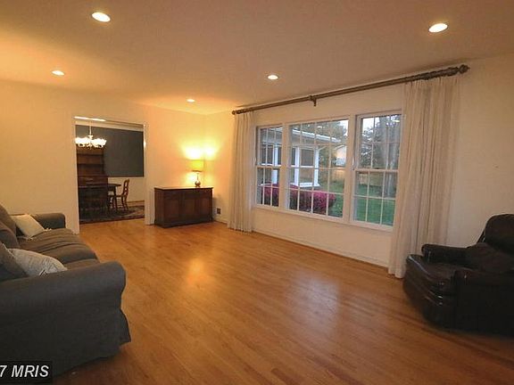 3rd image of 10105 Nadine Dr