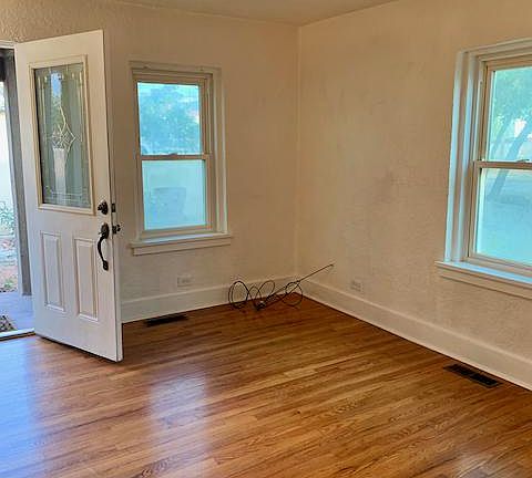 3rd image of 631 Franklin Ave