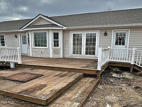 2nd image of 645 Sand Trap Drive