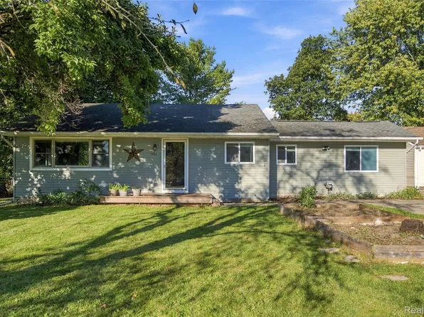 501 Bush St, Linden, MI 48451