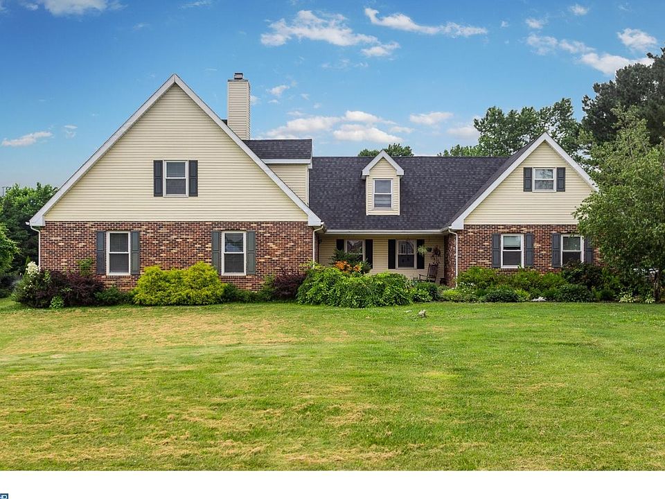 1st image of 303 White Pine Dr