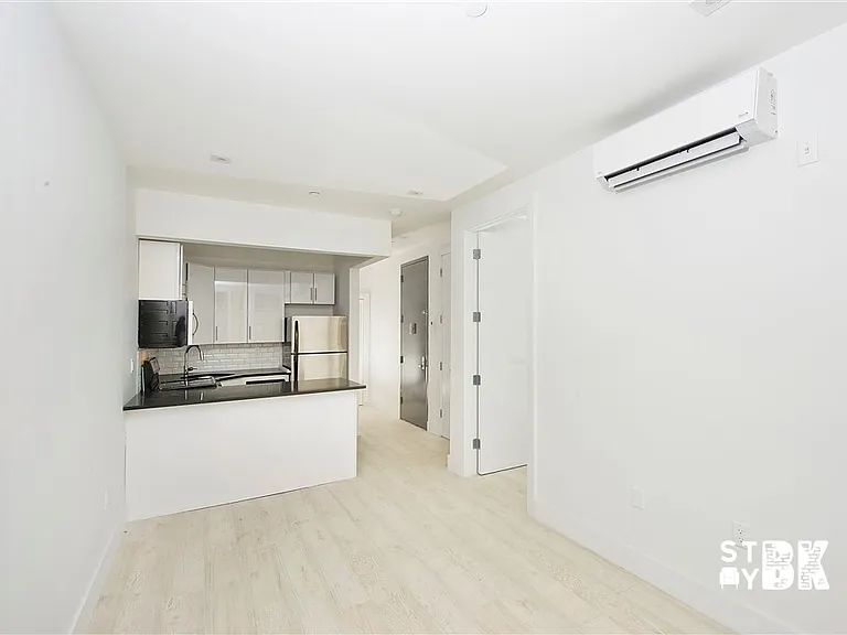 182 Kosciuszko St #2B — Photo 2