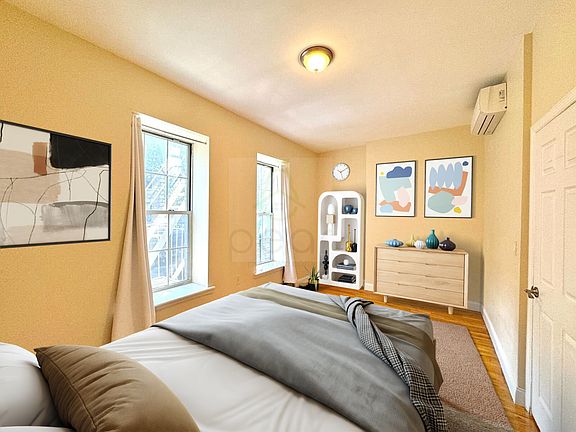 2nd image of 392 Tompkins Ave APT 2A