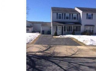 1127 Red Barn Ln, Quakertown, PA 18951
