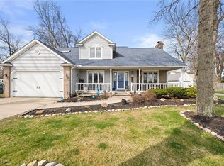 622 Harris Rd, Sheffield Lake, OH 44054