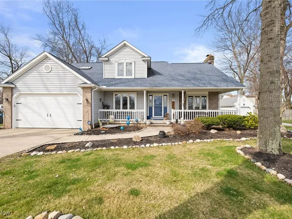 622 Harris Rd, Sheffield Lake, OH 44054