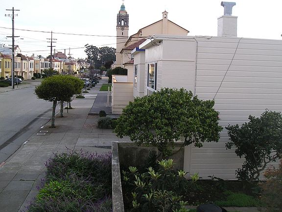 4th image of 1601 Ulloa St