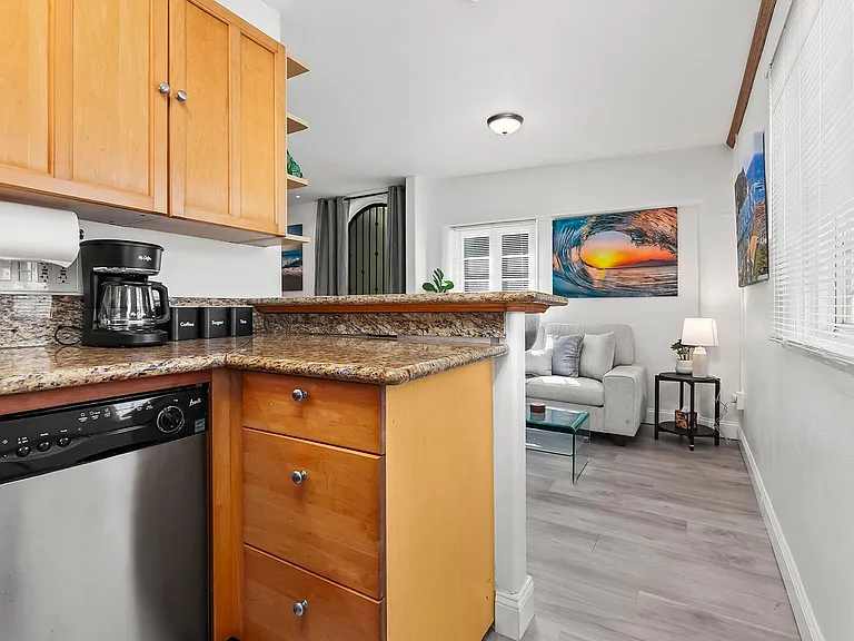 1311 Cave St #B — Photo 11