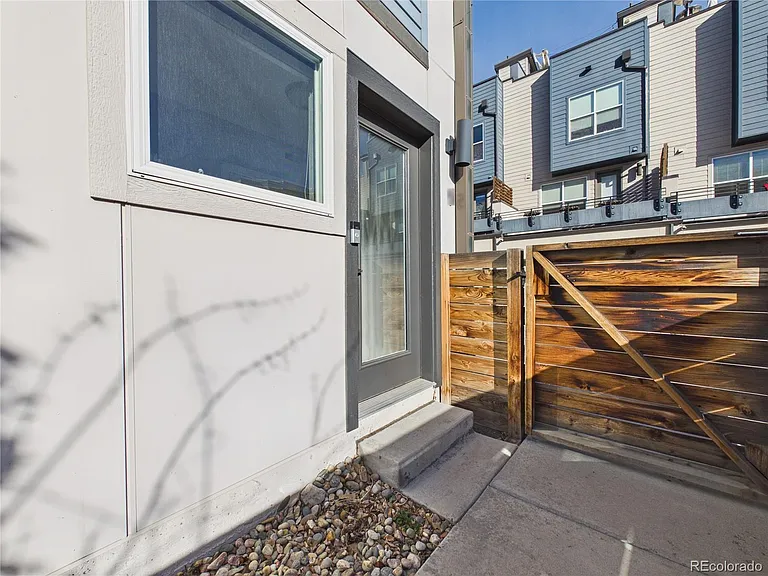 1632 Lowell Blvd #5 — Photo 31