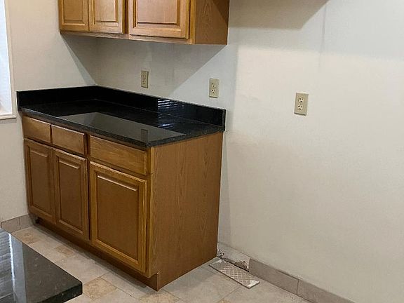 3rd image of 240 E Prospect Ave Floor 1