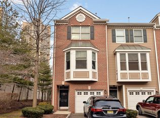 243 Brower Ct, West New York, NJ 07093