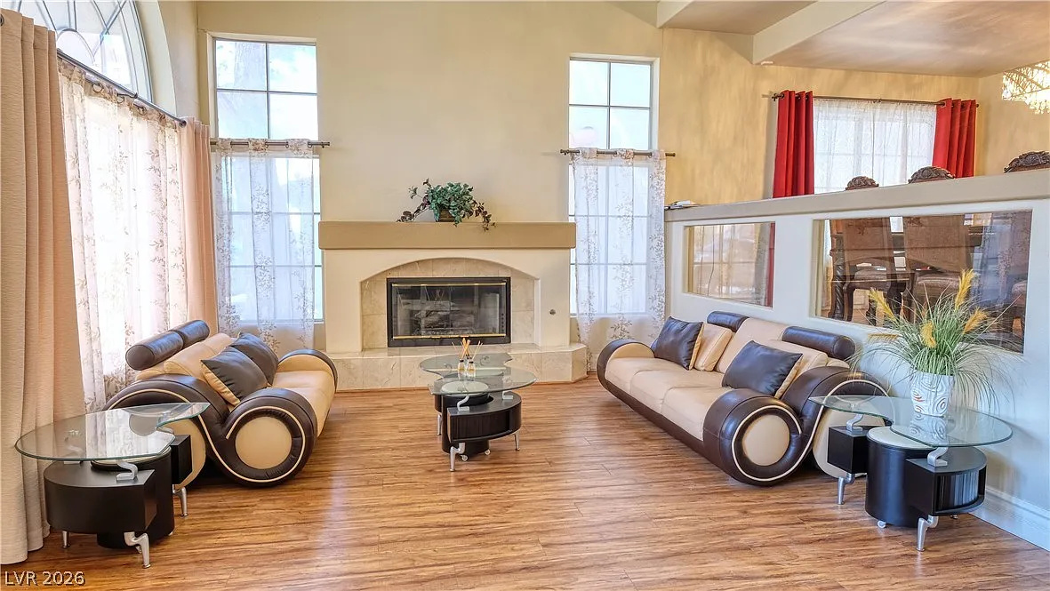 4 bed, 3.0 bath, 3215 sqft, $3,500 — Photo 2