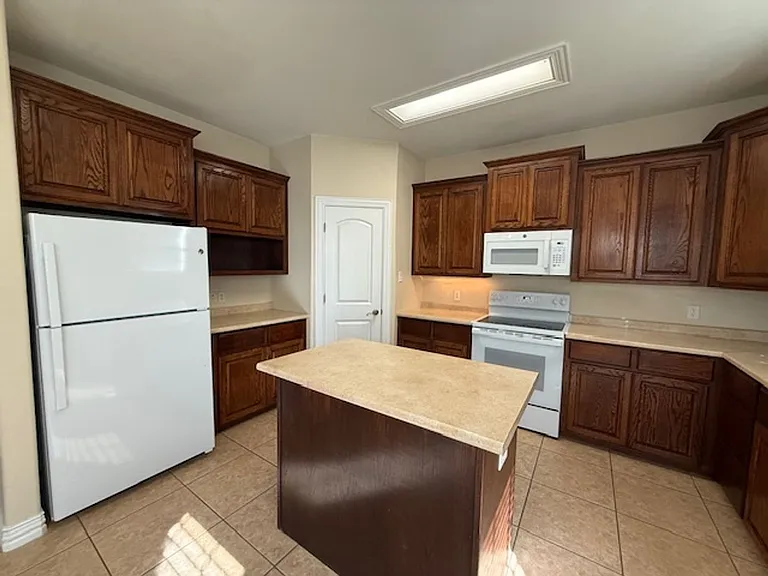 2319 Independence Blvd — Photo 9