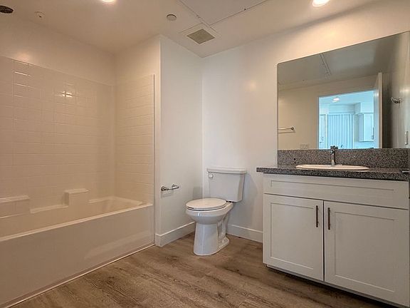 4th image of 8403 Glenoaks Blvd #301