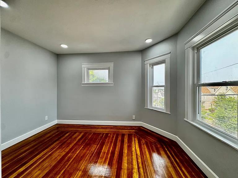 228 Belmont St #3 — Photo 6