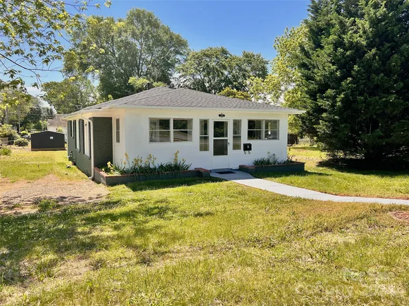 143 W Liberty St, Forest City, NC 28043