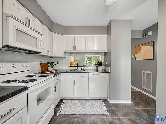 5th image of 14723 Beacon Hill Ct
