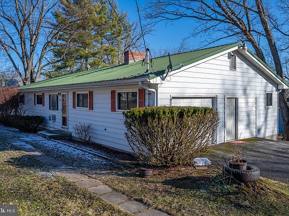 2nd image of 603 Oak St
