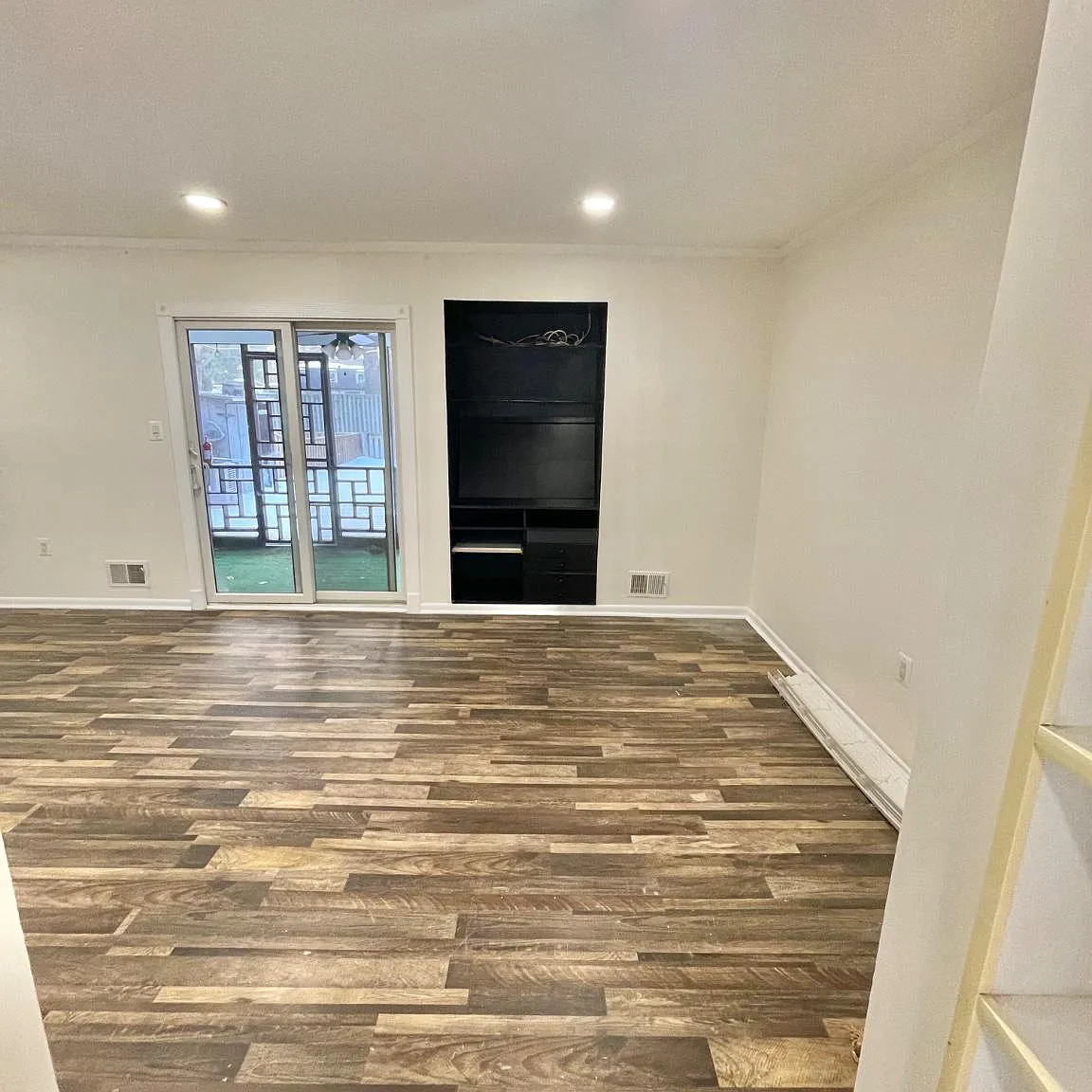 3 bed, 1.5 bath, 1342 sqft, $3,250 — Photo 3
